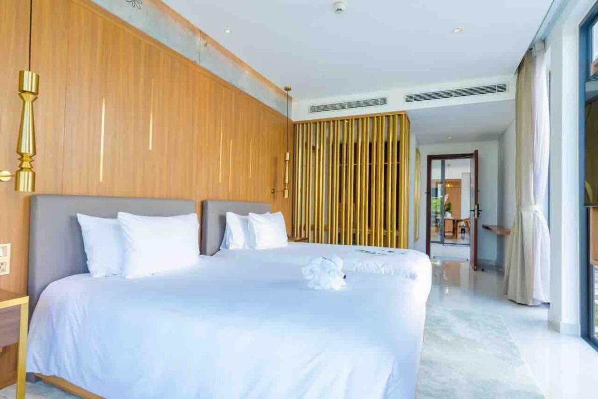 Wyndham Beachfront 3 Bedroom Pool Hoi An