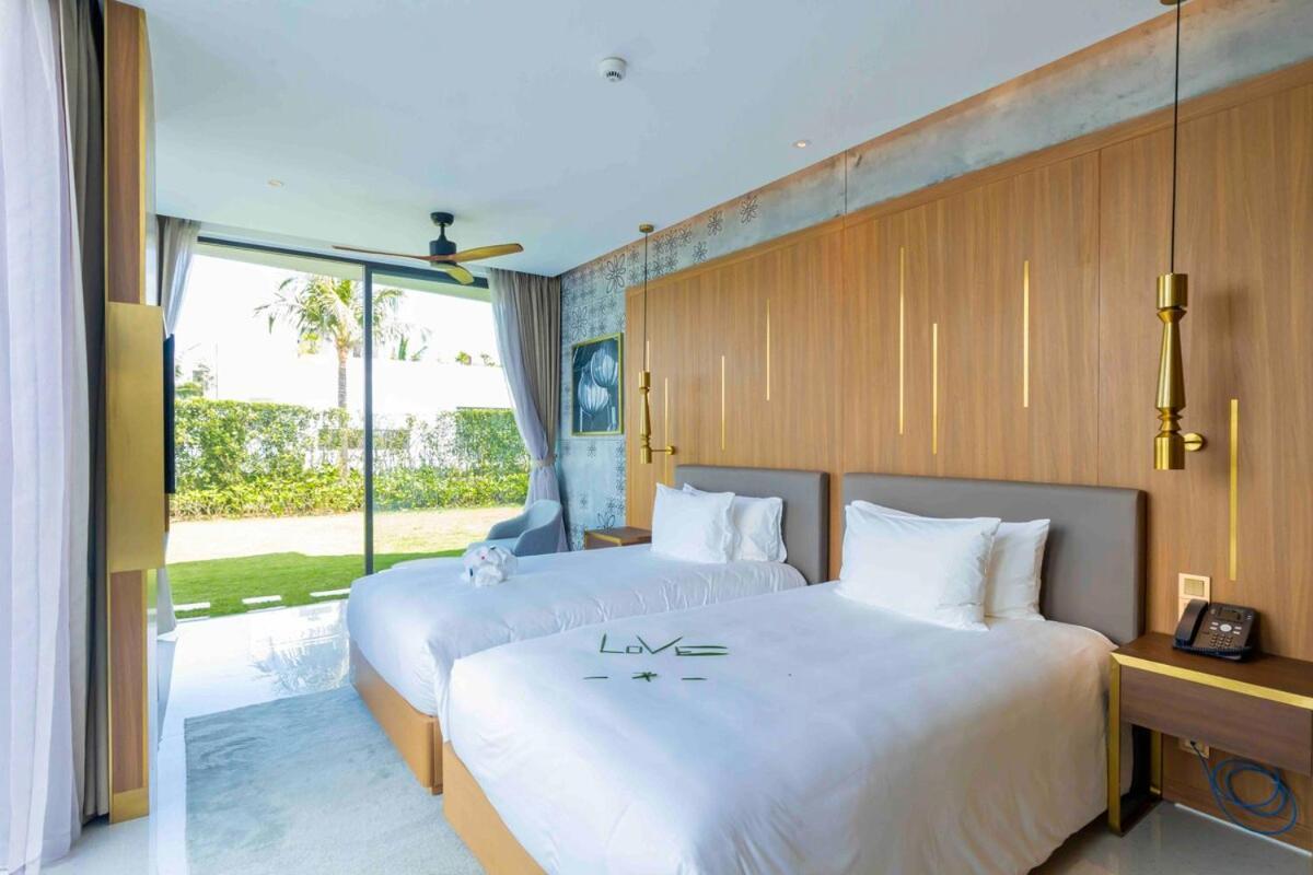 Wyndham Beachfront 3 Bedroom Pool Hoi An