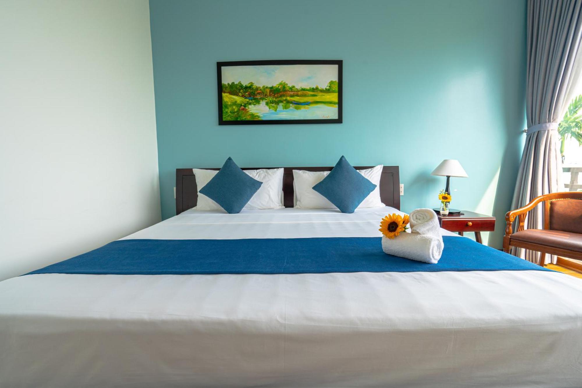 Golden Star Homestay *