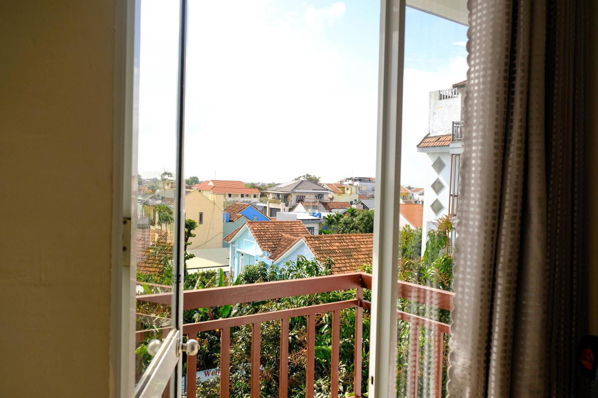 Paradise Hotel