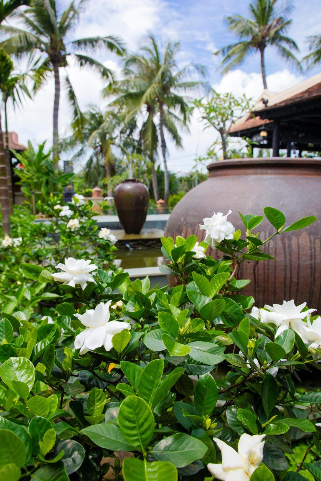 Su Retreat - Riverfront Resort