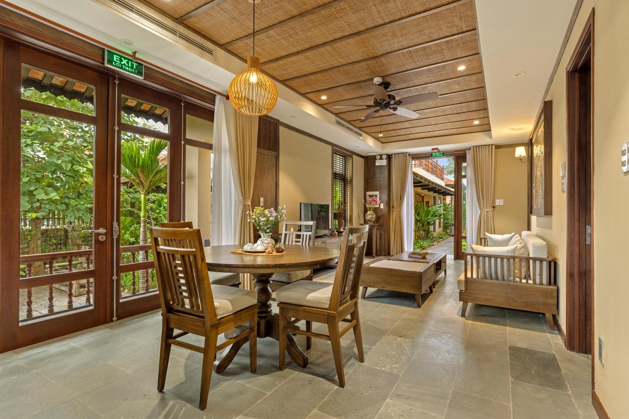 Su Retreat - Riverfront 5*