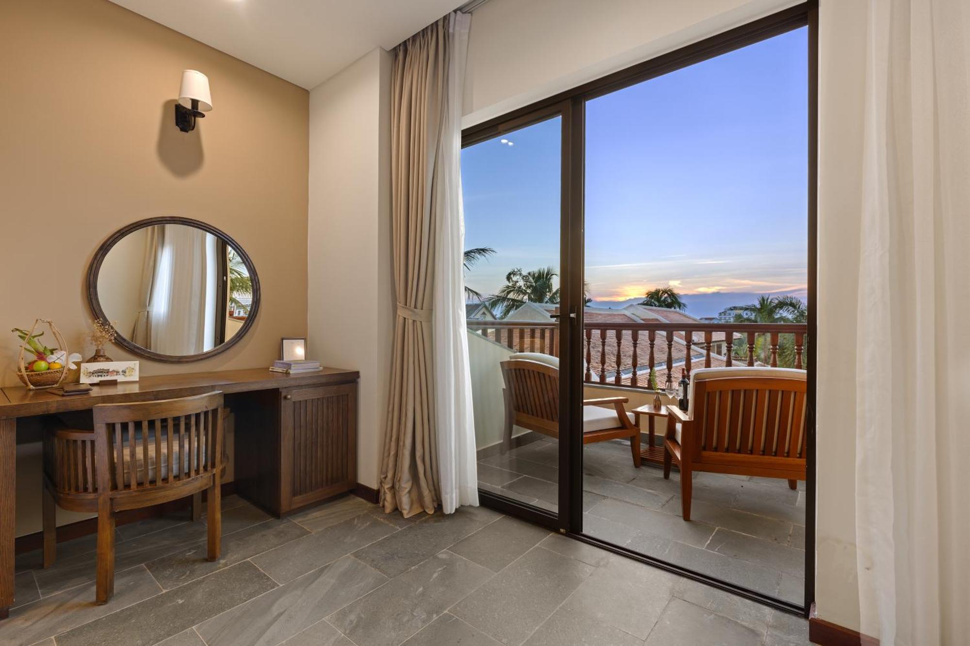 Su Retreat - Riverfront 5*