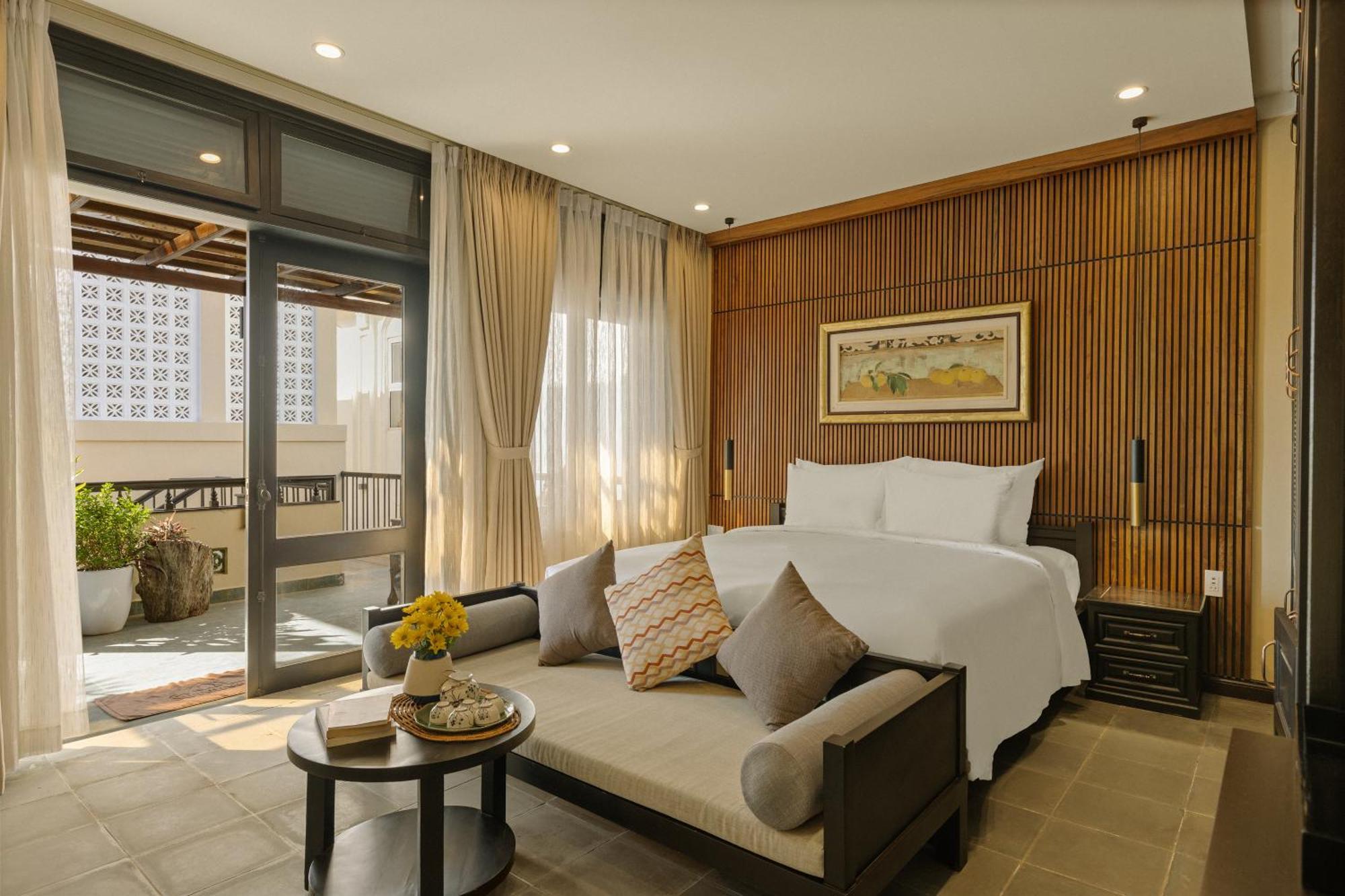 Su Retreat - Riverfront 5*