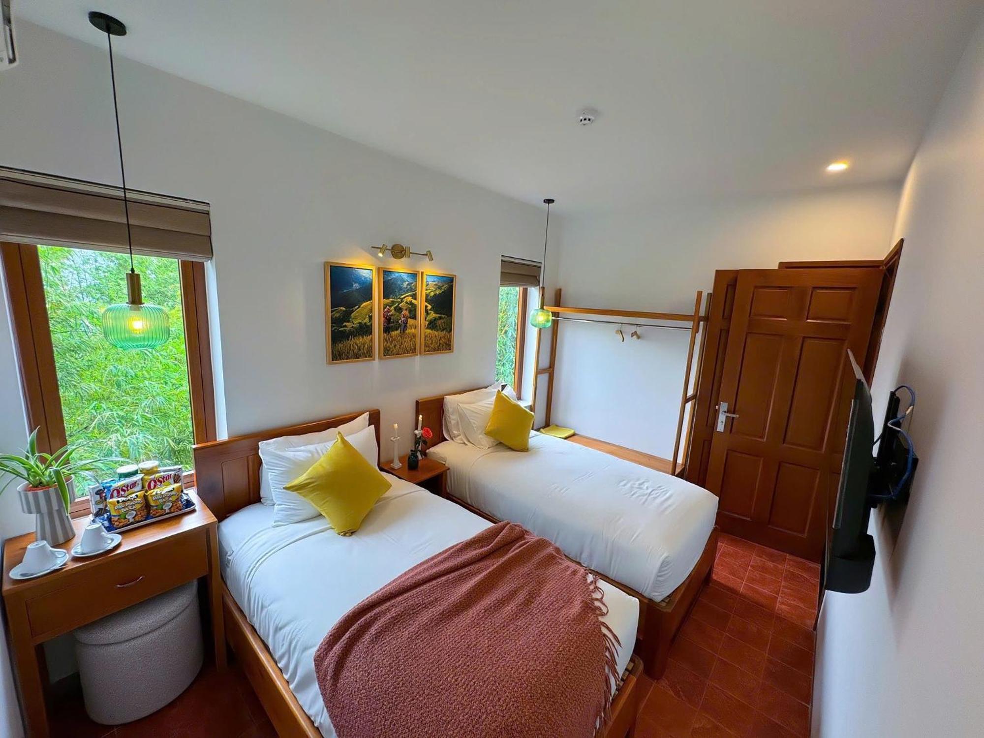 Blue Tropical House Bed & Breakfast