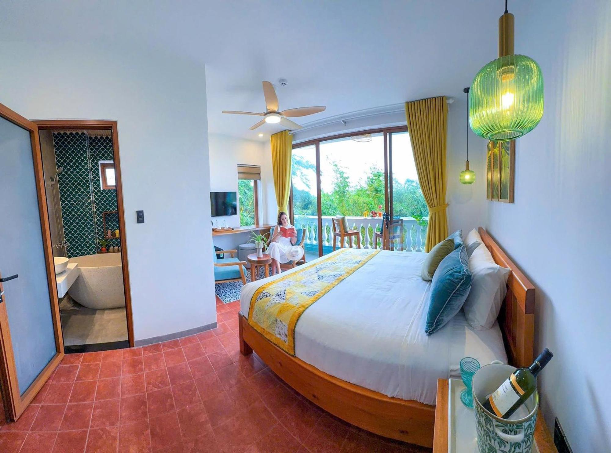 Blue Tropical House Bed & Breakfast