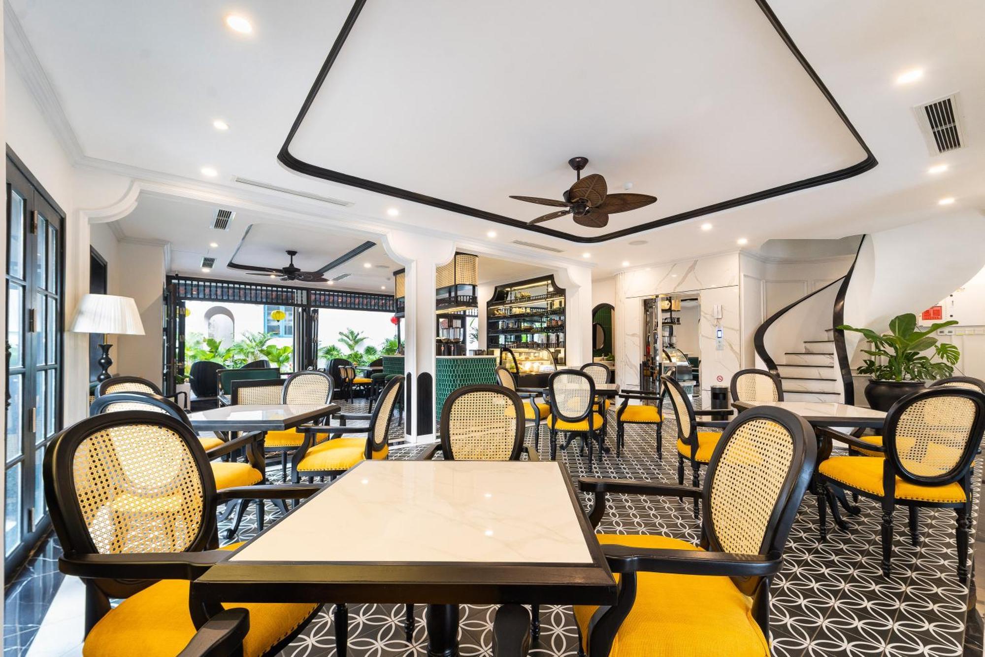 Hotel Yzistel 4*