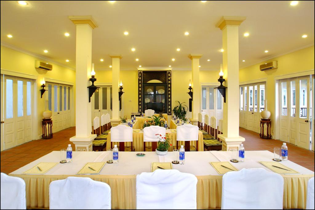 Resort Riverside &