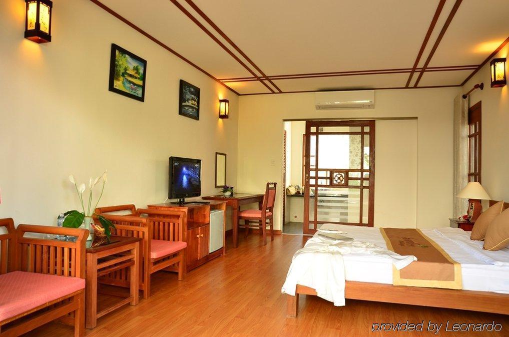 Riverside Bamboo Hotel 4*