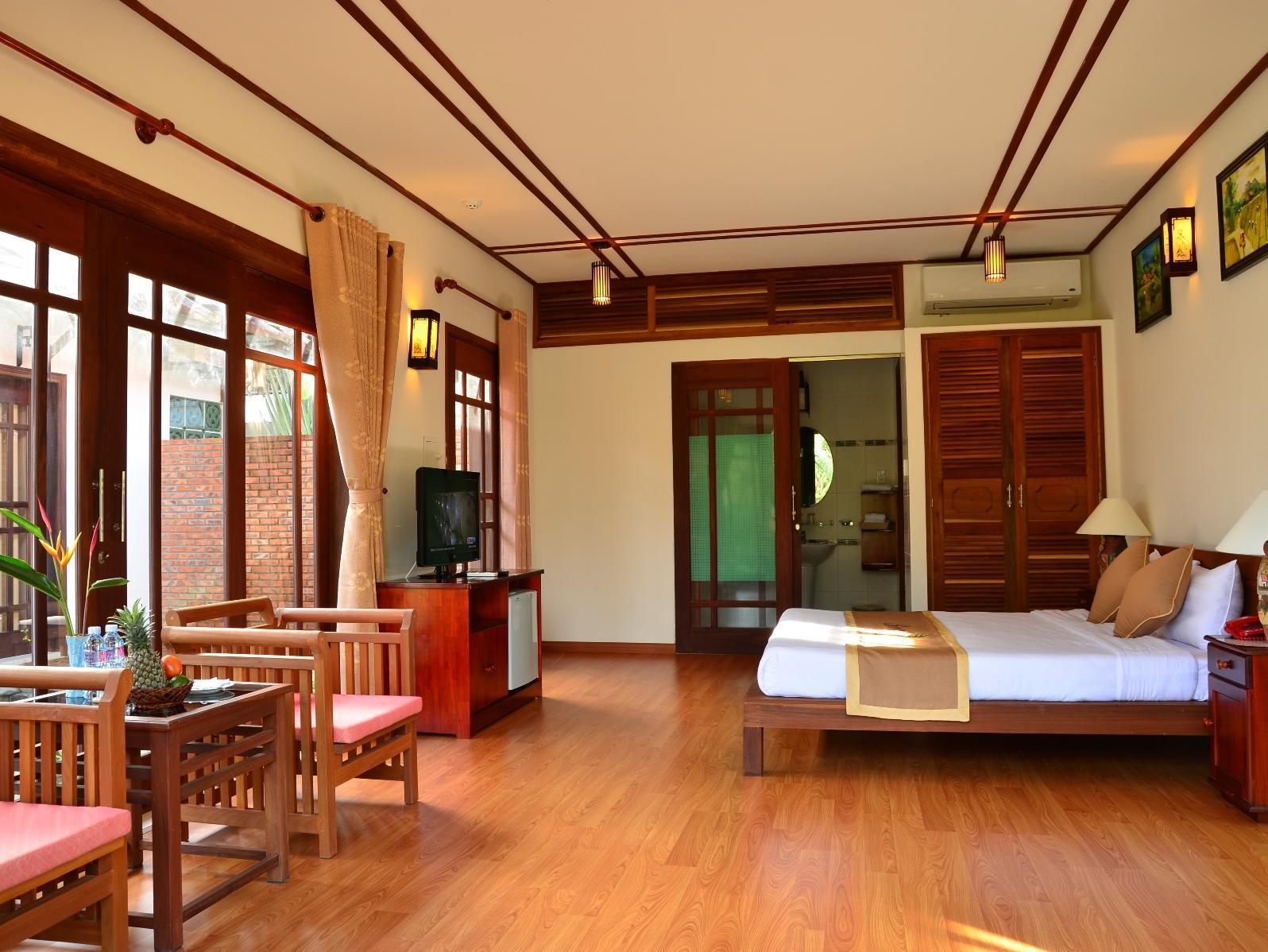 Riverside Bamboo Hotel 4*