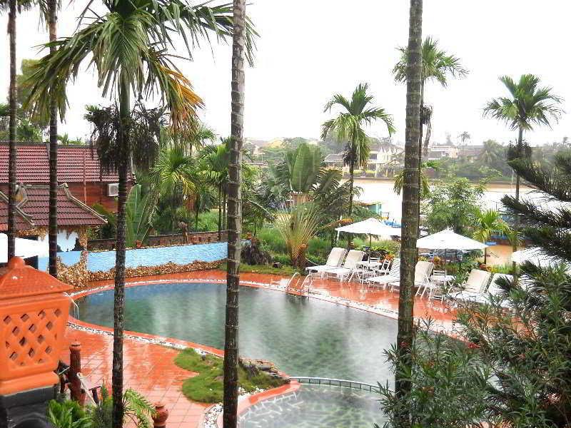 Pho Hoi Riverside