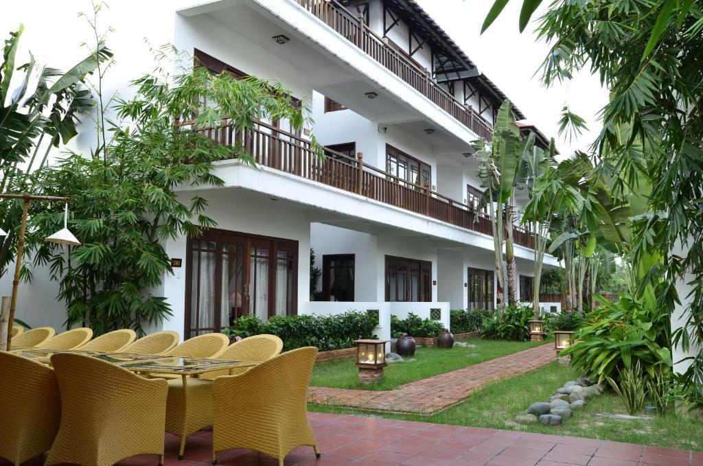 Riverside Bamboo 4*