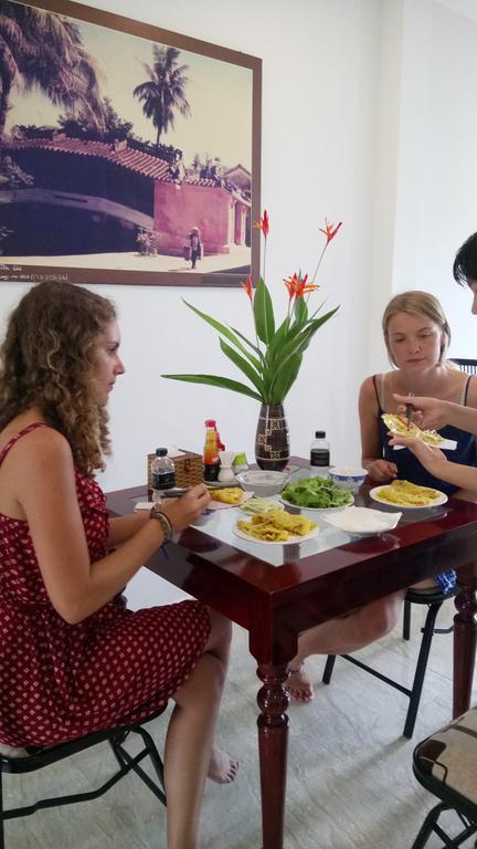 Mi Kha Ở trọ