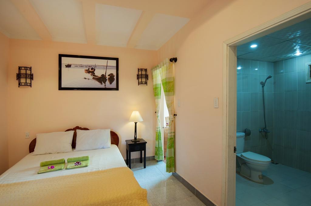 Homestay Petunia Garden And