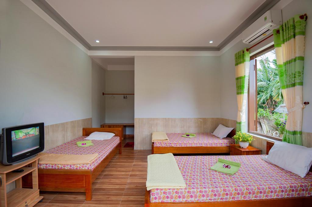Homestay Petunia Garden And
