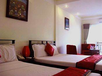 Kiki Hostel & Pool Club Hotel 3*