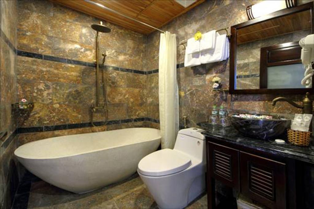 Villa Golden Bell Backpacker Hotel&pool Bar