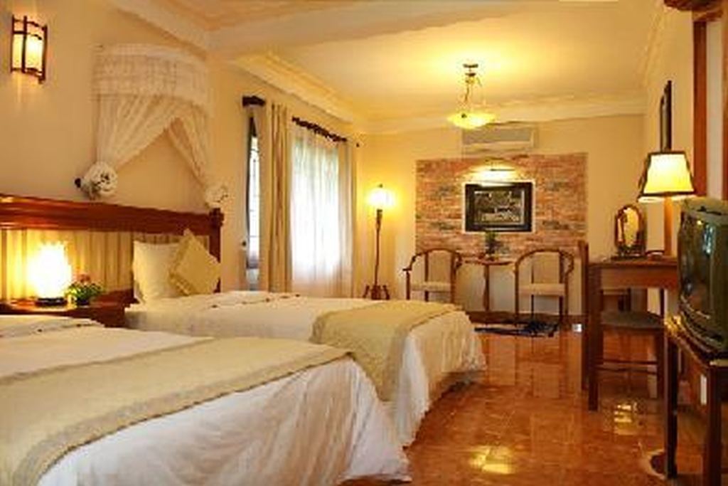 Vinh Hung Riverside & 4* Hoi An