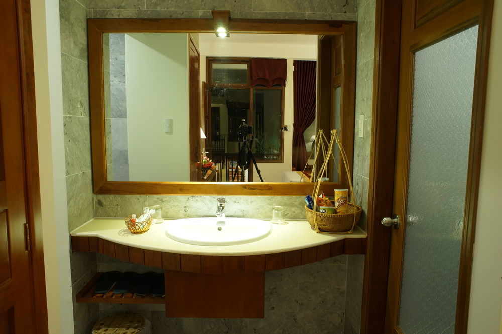 Riverside Oasis Villa *