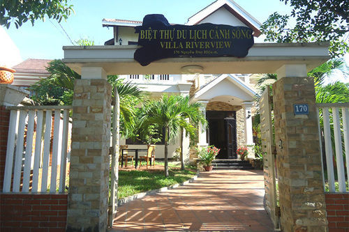 Villa Riverview