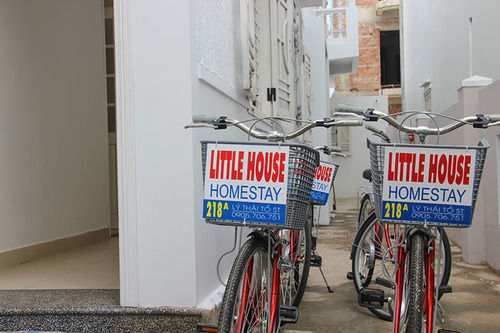 Little House Homestay *