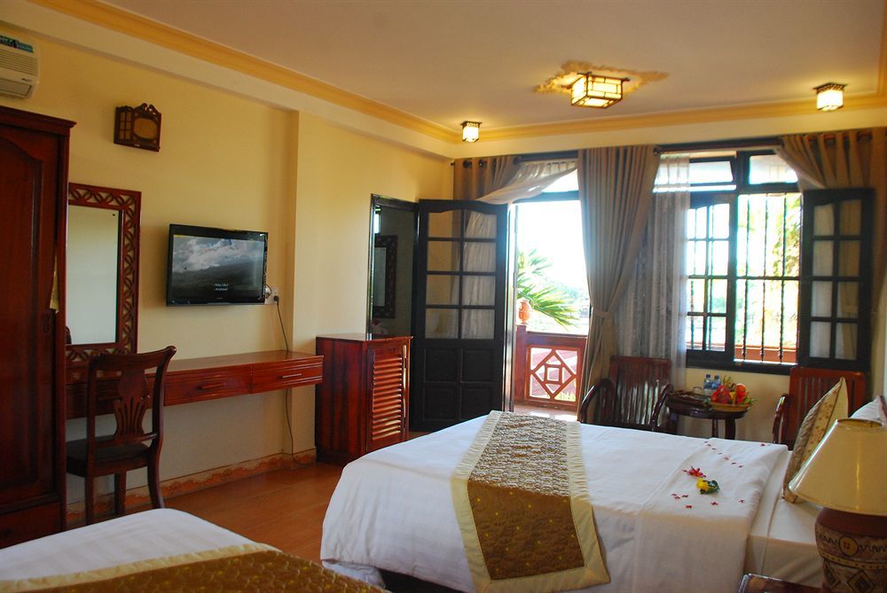 Pho Hoi Riverside 3*