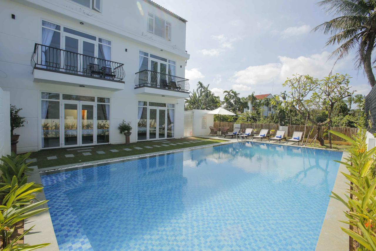 Sunny Pool Villa *