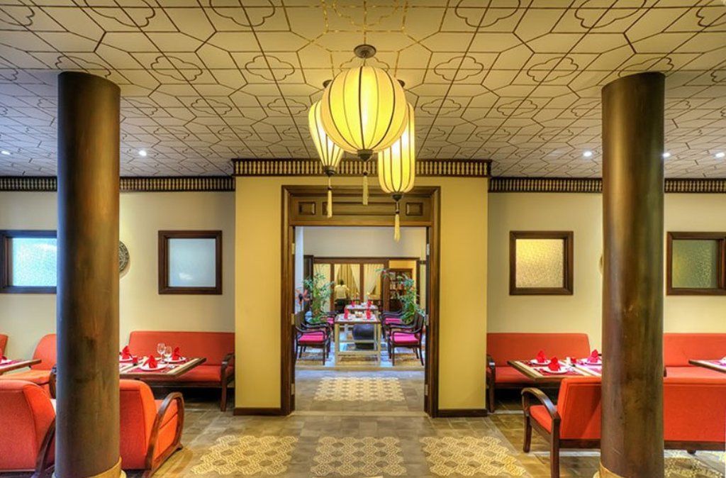 Little . A Boutique & 4*