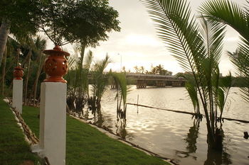 Riverside Oasis Villa