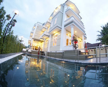 Villa Golden Bell Backpacker Hotel&pool Bar *