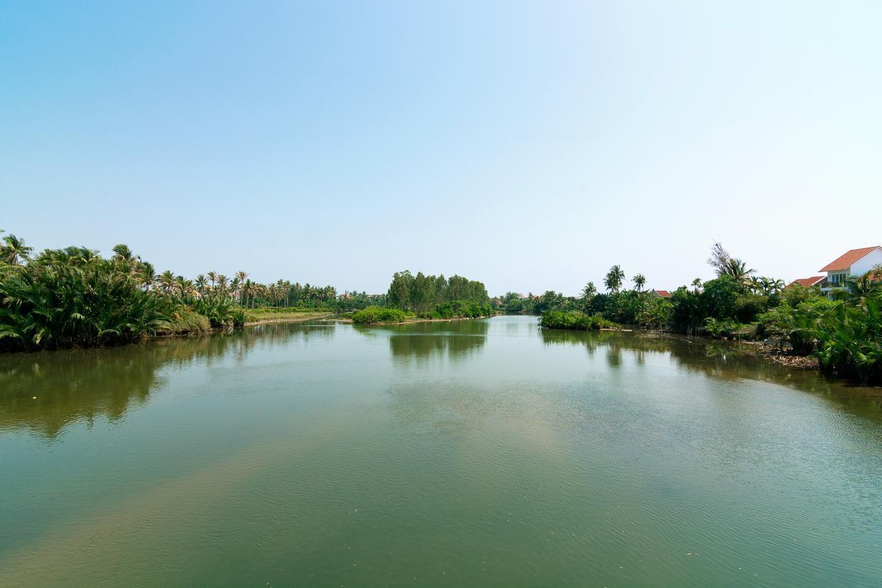 Villa Riverside Oasis