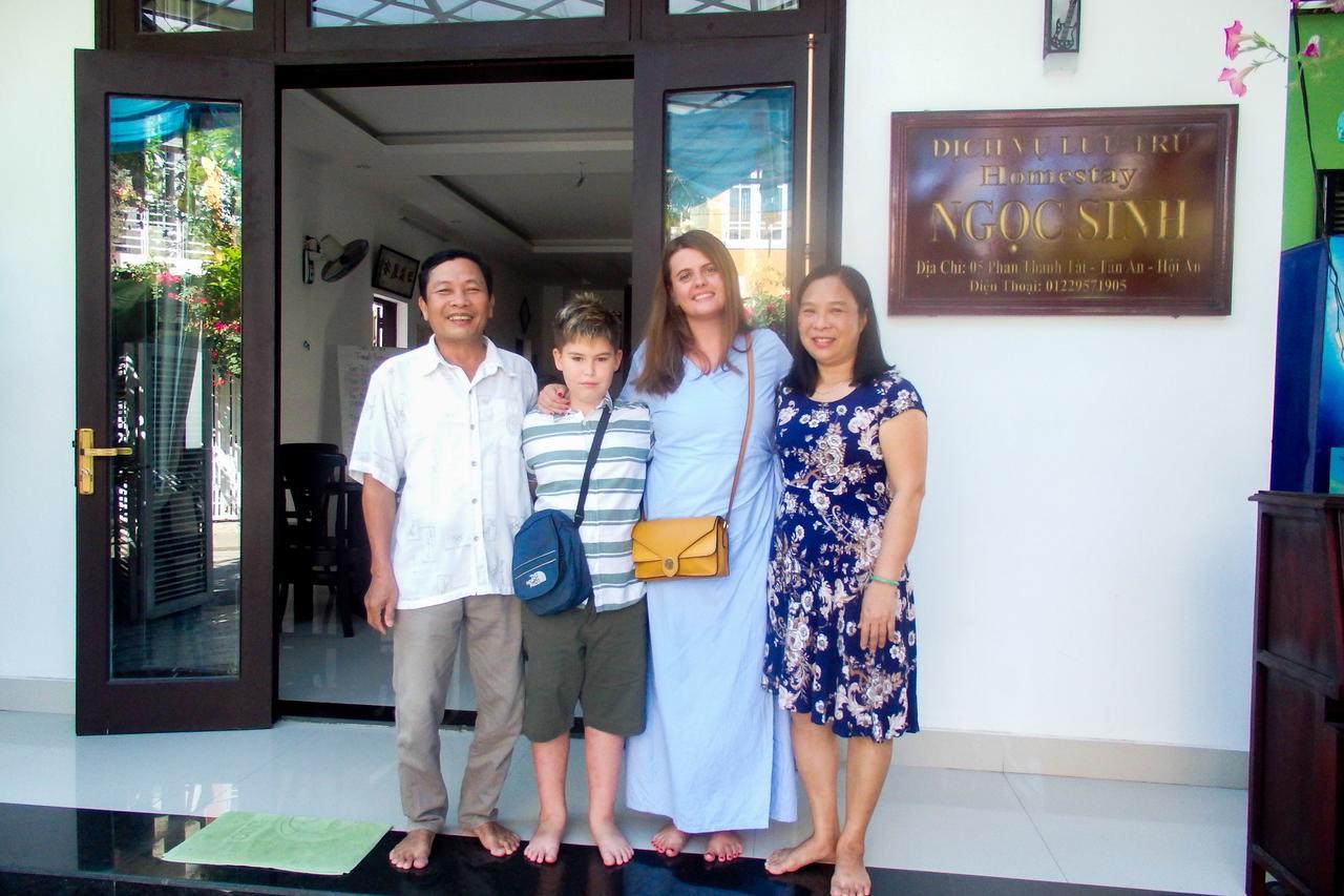 Ngoc Sinh *