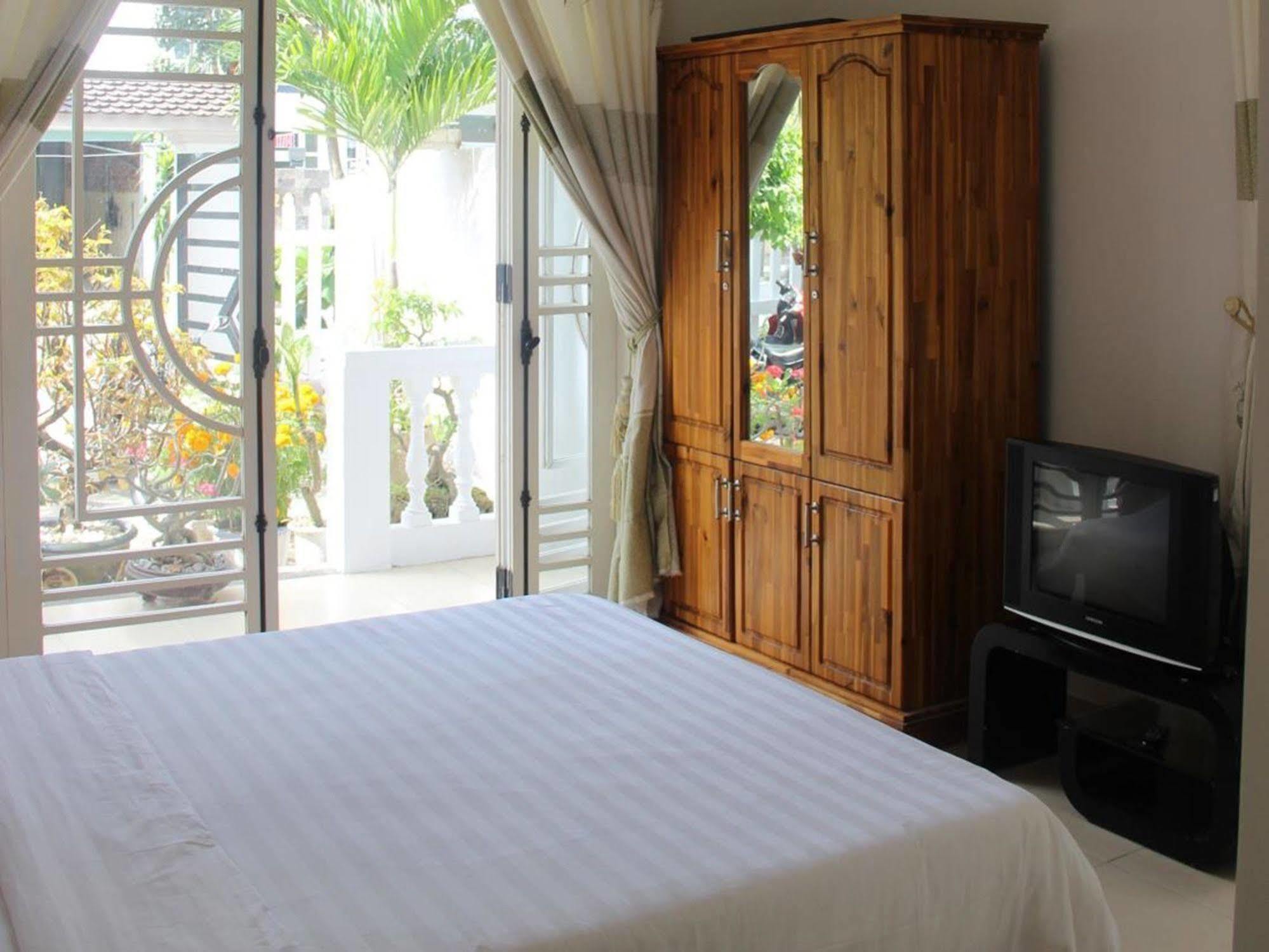 Homestay Little House