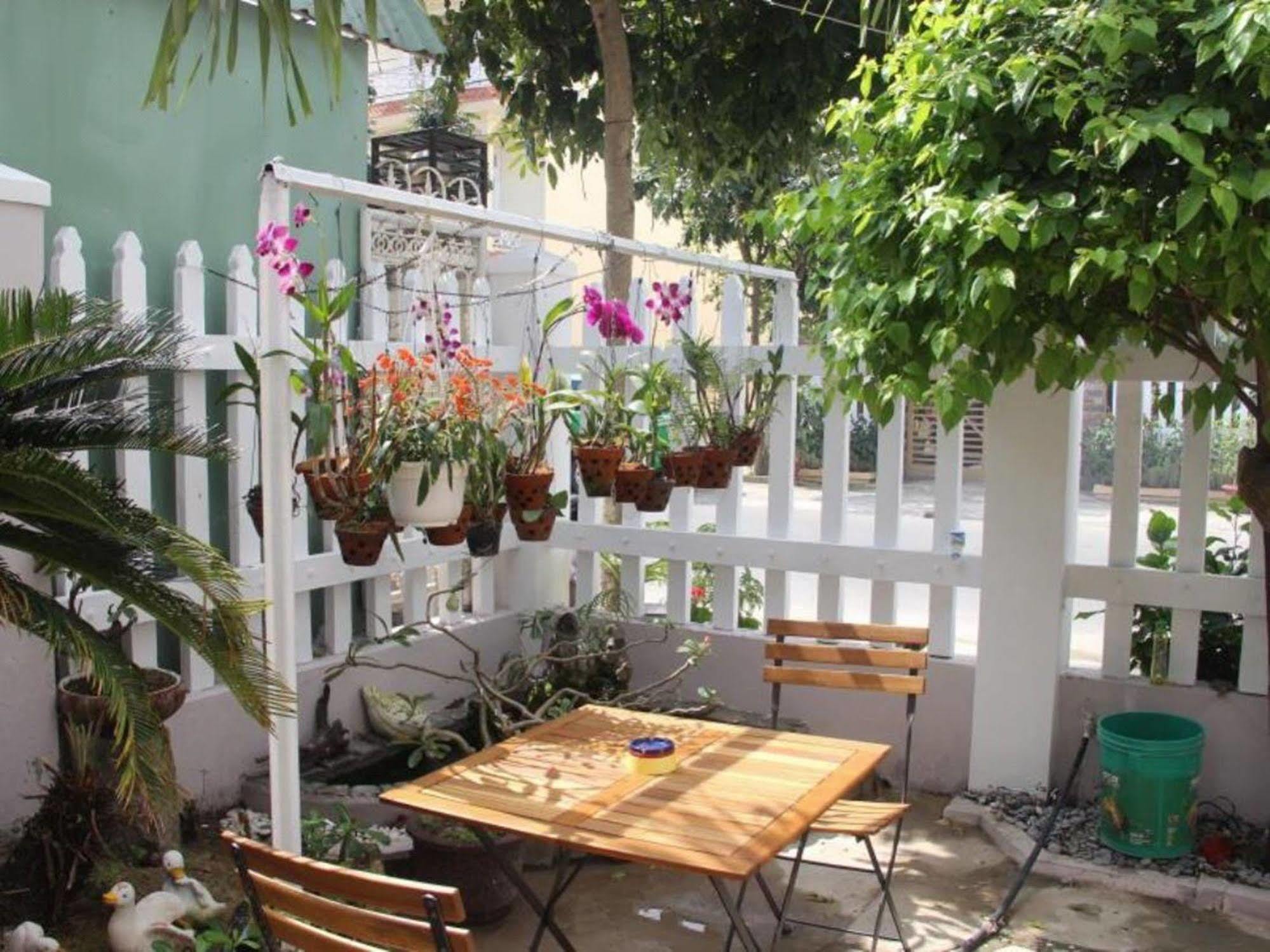 Homestay Little House