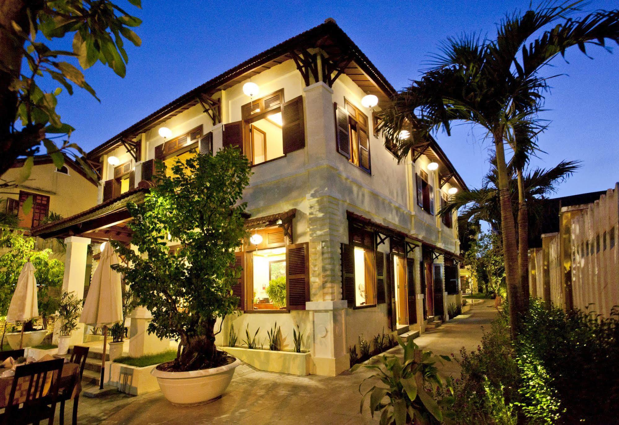 Tnt * Hoi An