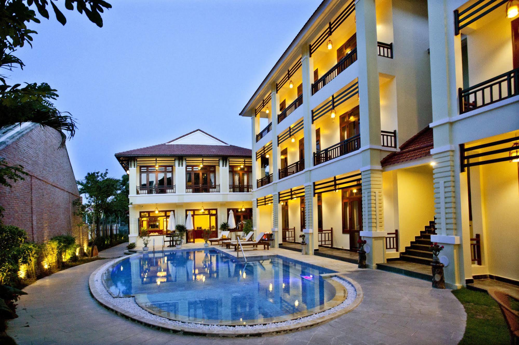 Villa Tnt
