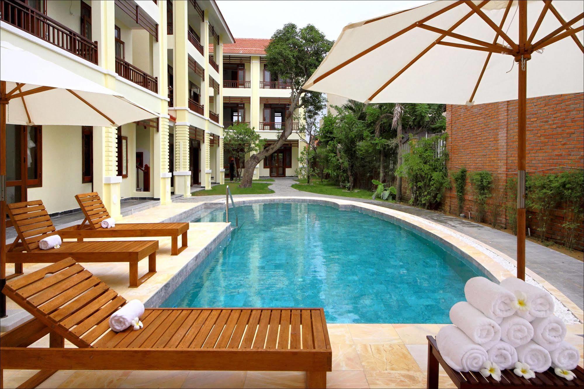 Tnt * Hoi An