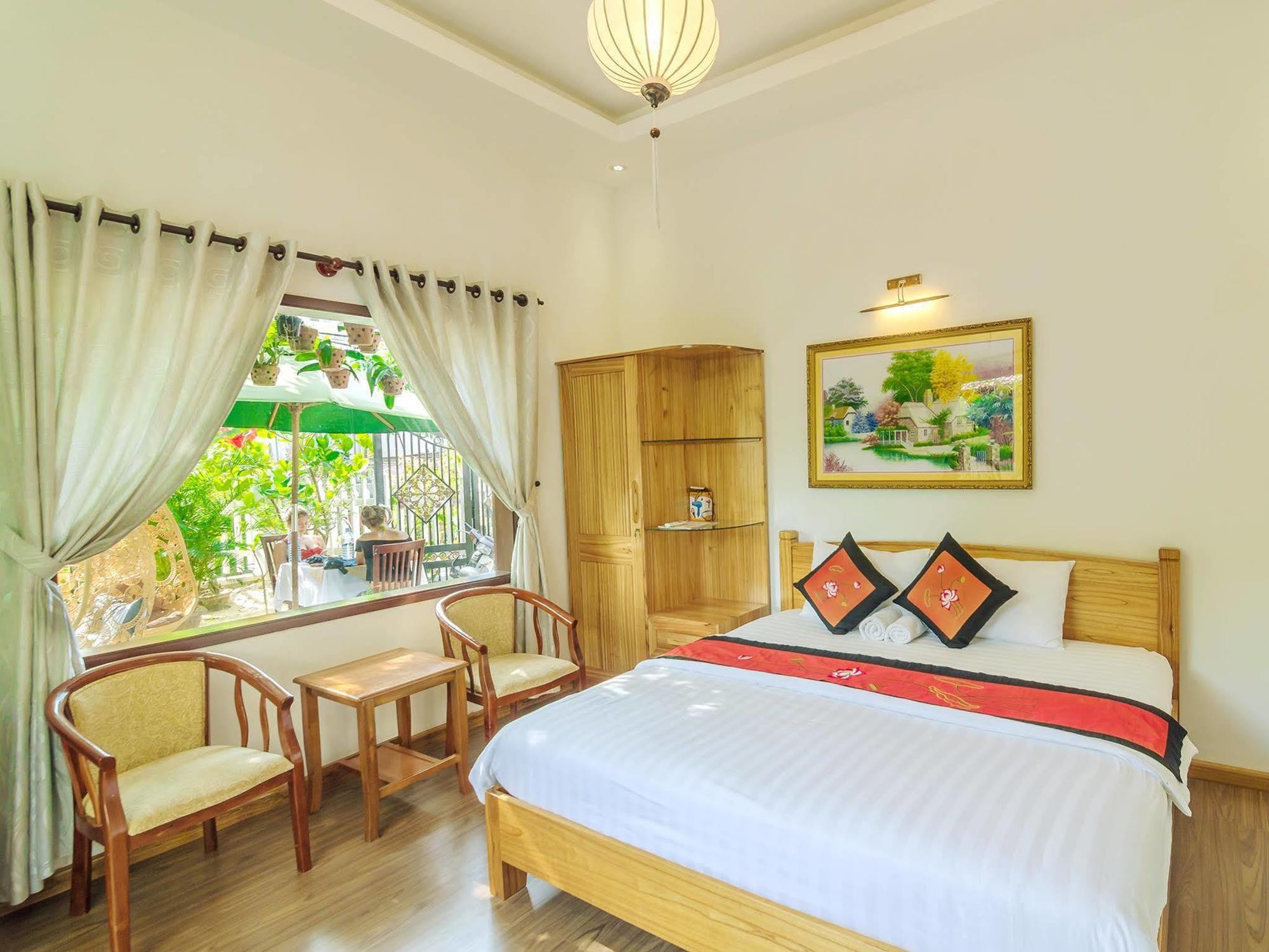 Villa Tue Tam Garden *