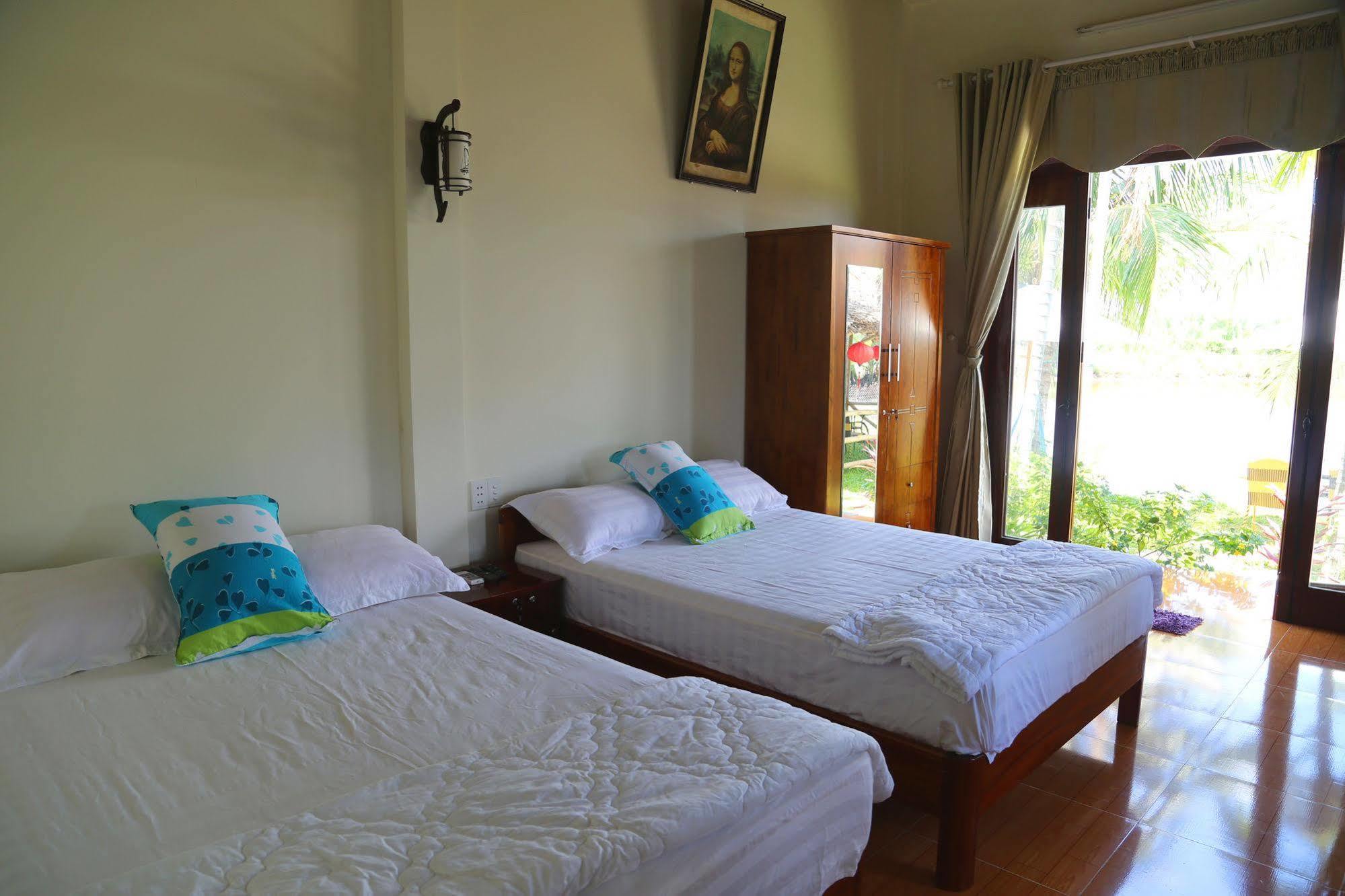 Lakeview Homestay *