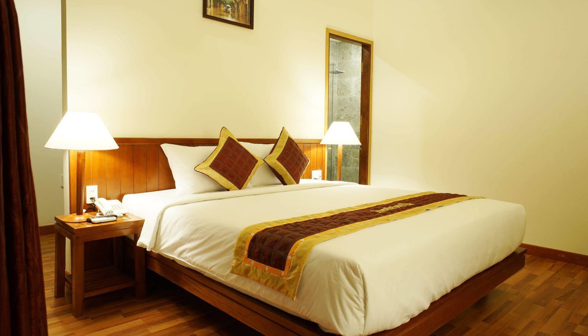 Riverside Oasis Villa Hoi An