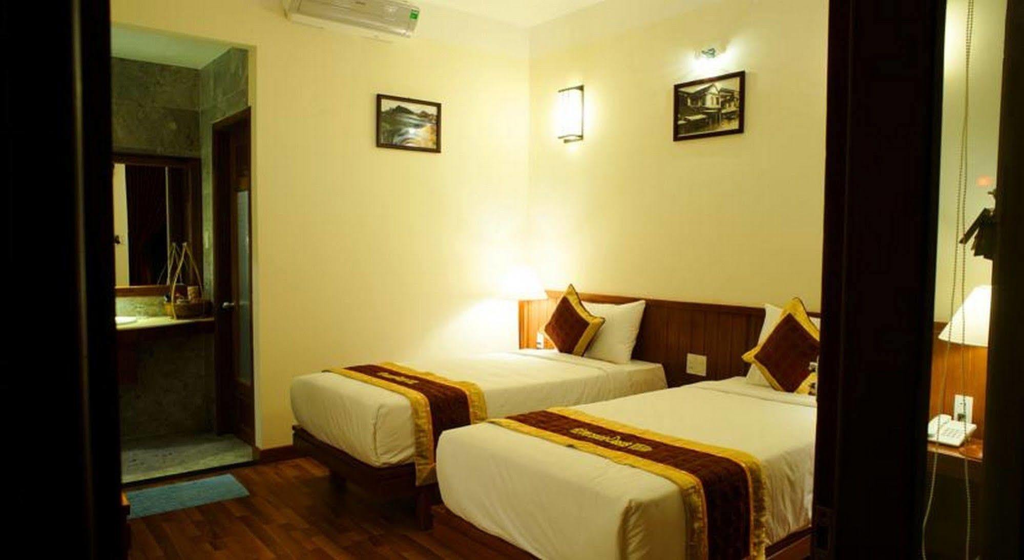 Villa Riverside Oasis *
