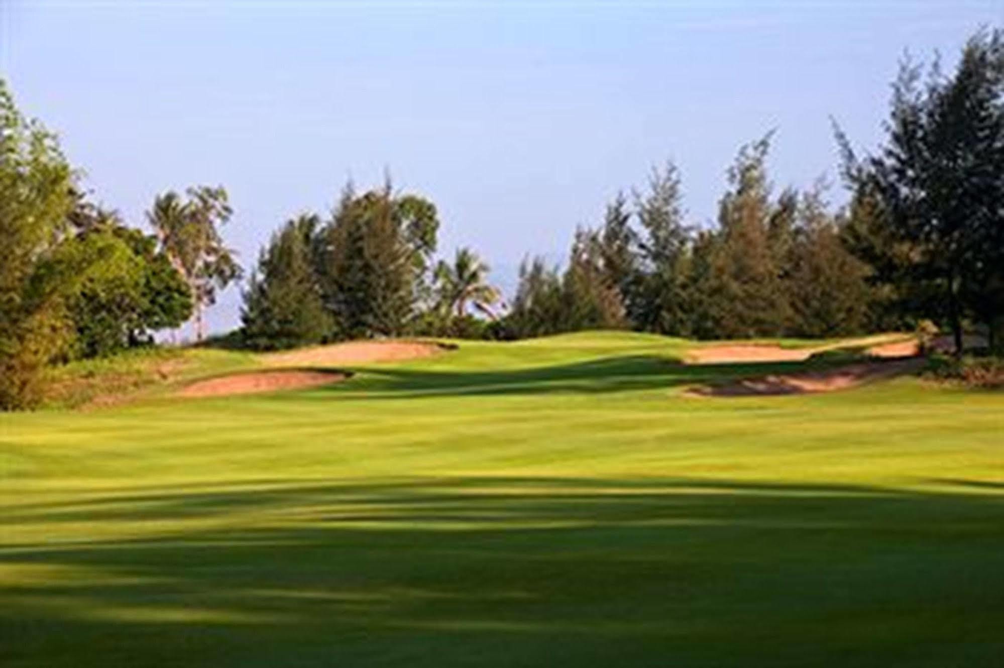 Montgomerie Links &