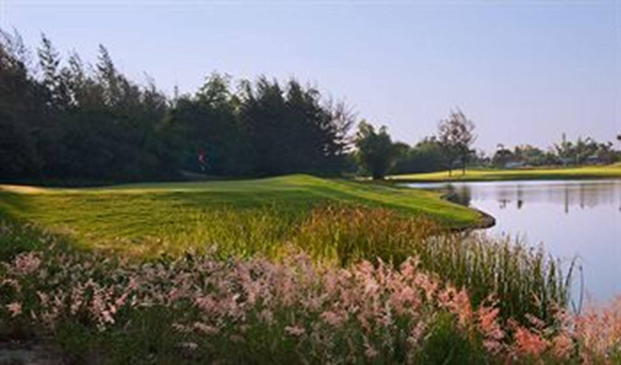 Montgomerie Links & Tempat peranginan