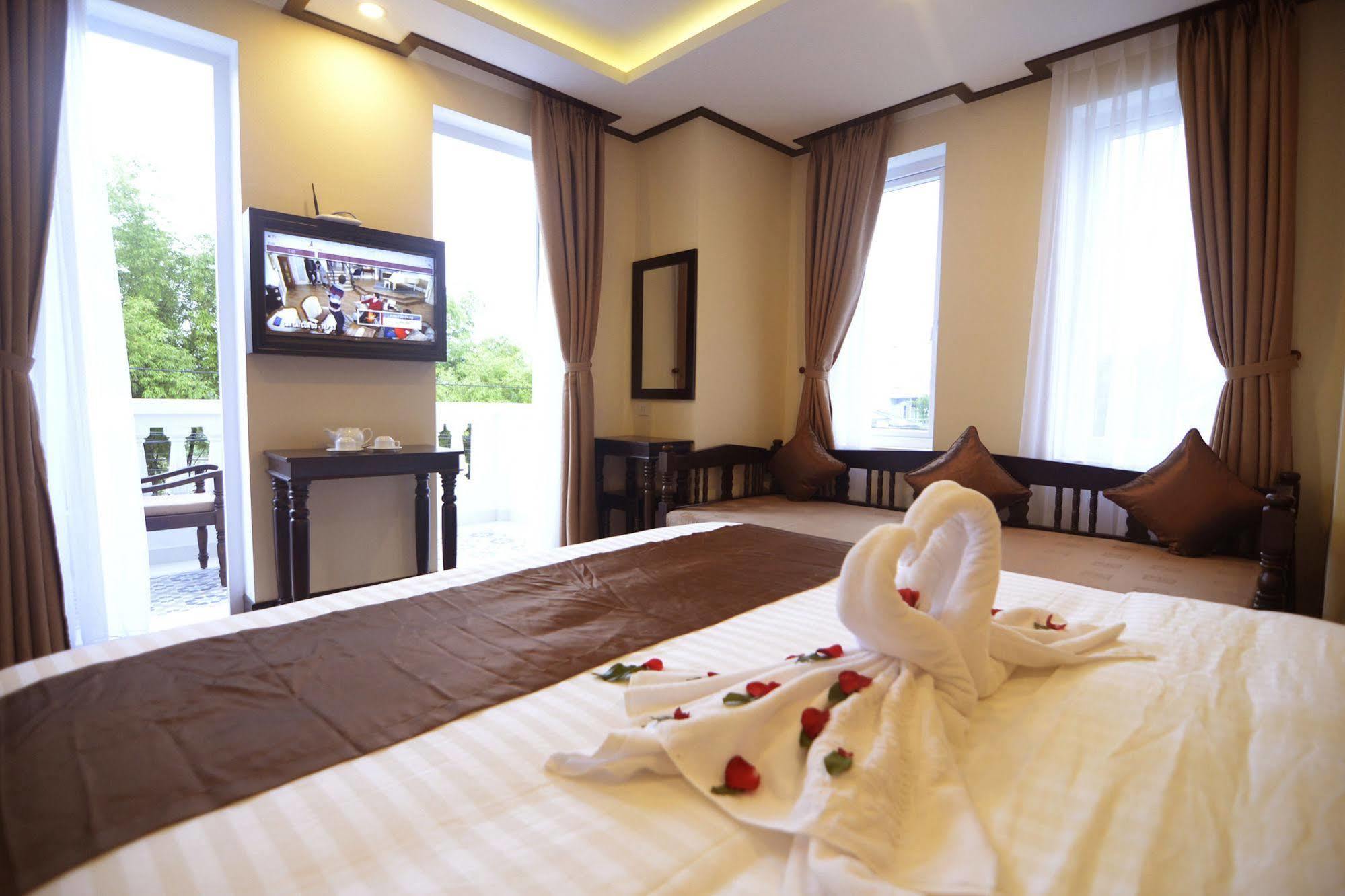 Golden Bell Backpacker Hotel&pool Bar Hoi An