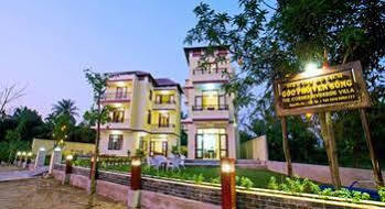 Serene Riverside Hotel 4*