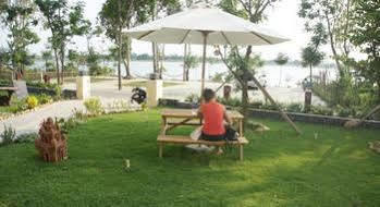 Serene Riverside Hotel Hoi An