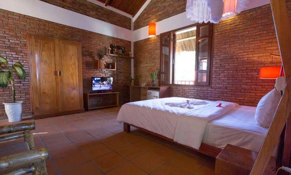 Linia An Bang By Jimmy * Hoi An