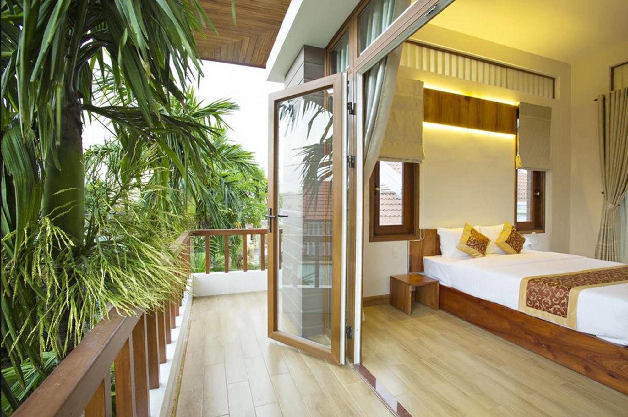 Hanging Garden Hotel 2*