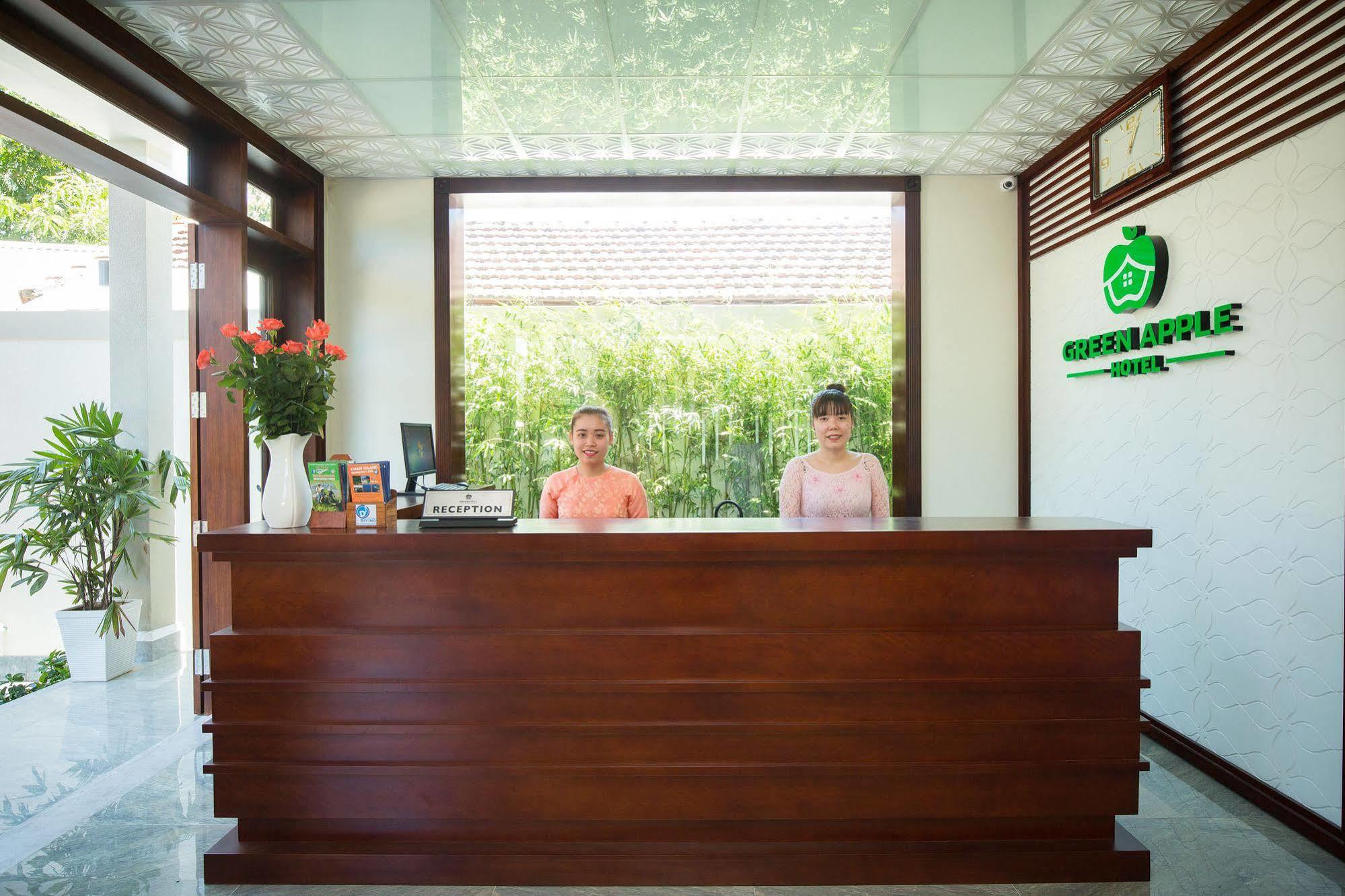 Apple 3* Hoi An