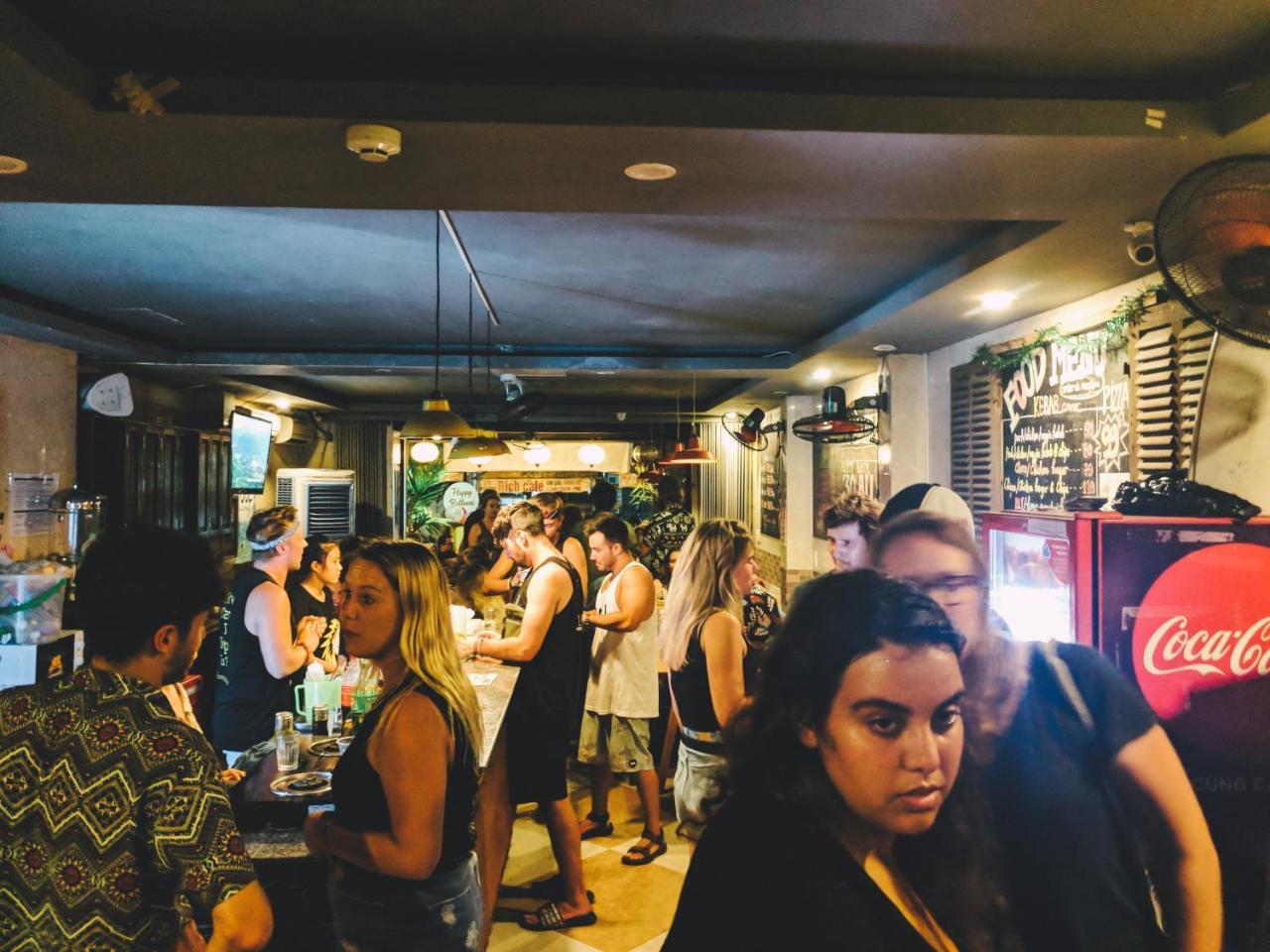 Tribee Kinh & Bar Hostel *
